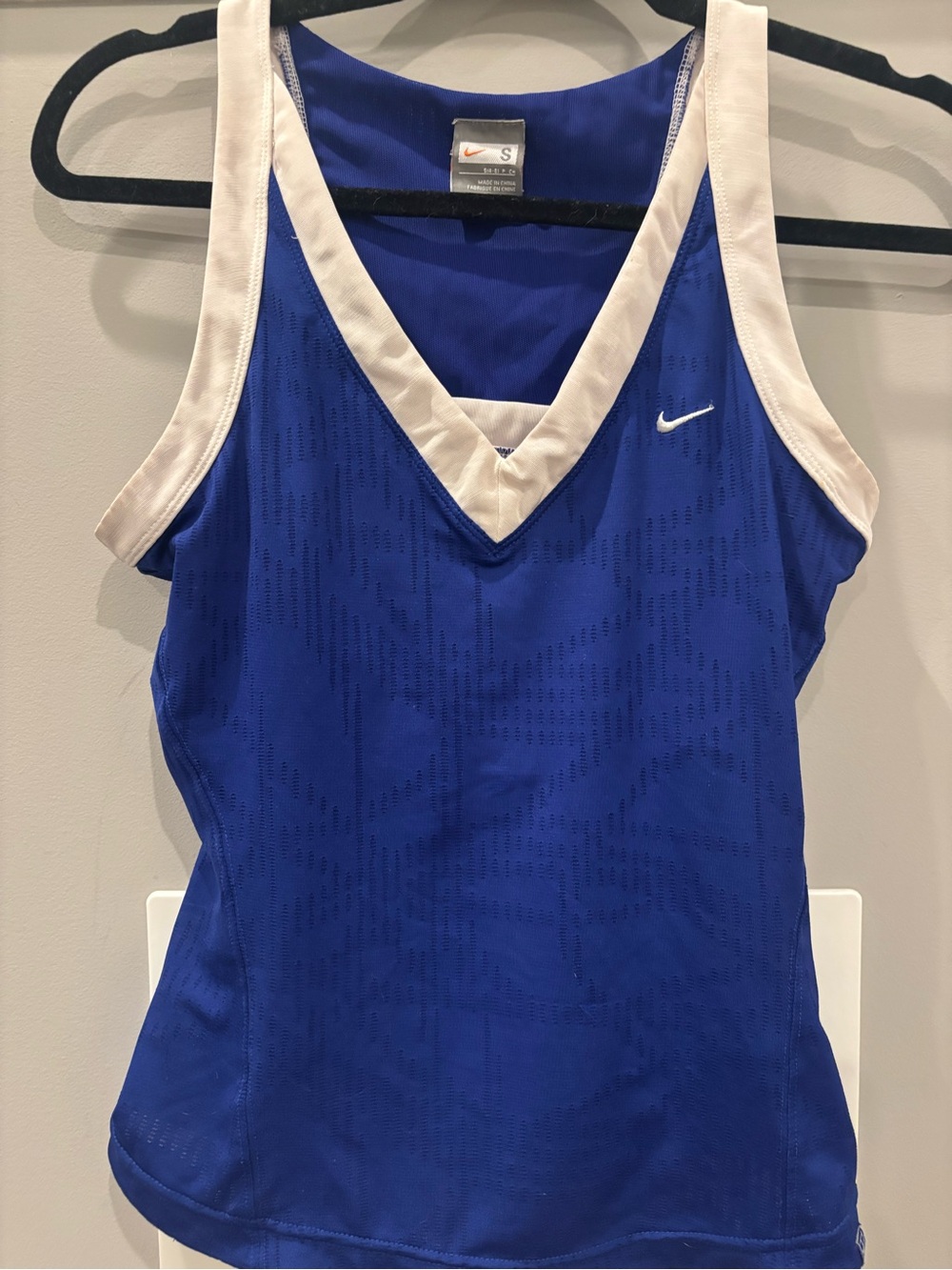 Nike Women’s Royal Blue Athletic V‑Neck Tank with White Trim